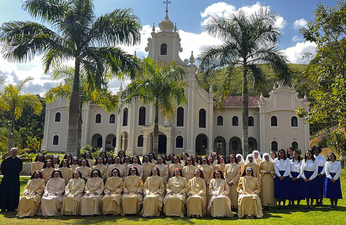 Conheça o Instituto Imaculado Coração de Maria e São Miguel Arcanjo